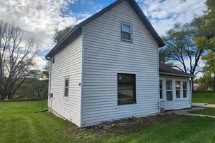 617 Center St, Wonewoc, WI 53968 - Photo 5
