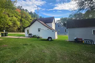 617 Center St, Wonewoc, WI 53968 - Photo 15