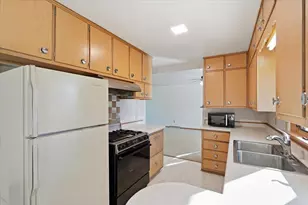 554 W Church St, Belleville, WI 53508 - Photo 11