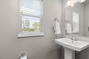 2372 Leopold Way, Sun Prairie, WI 53590 - Photo 15