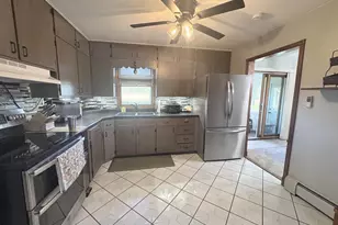 2421 S Dewey Ave, Beloit, WI 53511 - Photo 9