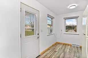 5818 Balsam Rd, Madison, WI 53711 - Photo 9