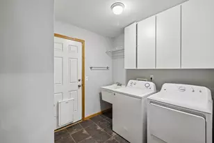 4805 Schneider Dr, Fitchburg, WI 53575 - Photo 25
