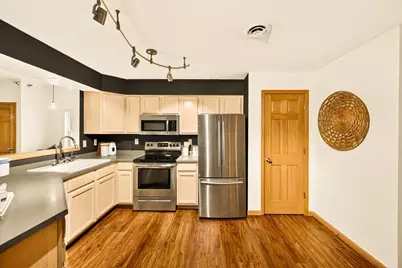 2892 S Seminole Hwy #1, Fitchburg, WI 53711 - Photo 5