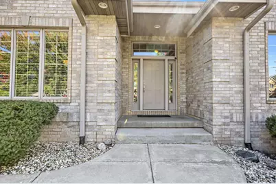 902 Winding Way, Madison, WI 53562 - Photo 3