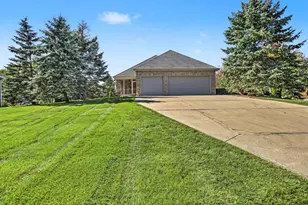902 Winding Way, Madison, WI 53562 - Photo 5