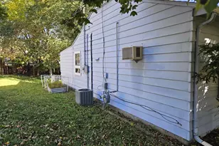 327 Hitchcock St, Baraboo, WI 53913 - Photo 3