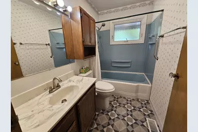 327 Hitchcock Street, Baraboo, WI 53913 - Photo 17