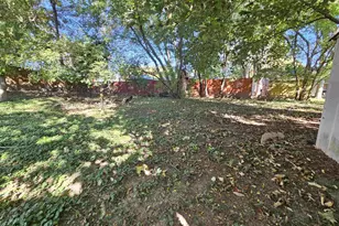 327 Hitchcock St, Baraboo, WI 53913 - Photo 5