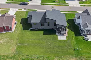 2013 Paris Ln, Cottage Grove, WI 53527 - Photo 23