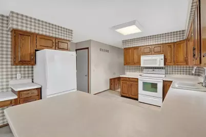 2528 Lilac Lane, Janesville, WI 53545 - Photo 3