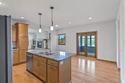 2013 Fieldstone Boulevard #5, Prairie Du Sac, WI 53578 - Photo 3