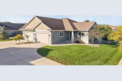 2013 Fieldstone Boulevard #5, Prairie Du Sac, WI 53578 - Photo 1
