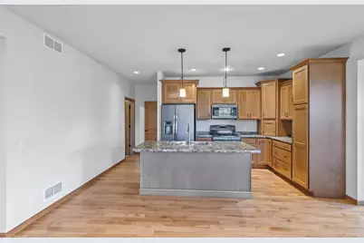 2013 Fieldstone Boulevard #5, Prairie Du Sac, WI 53578 - Photo 9