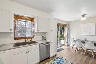 7814 E Oakbrook Cir, Madison, WI 53717 - Photo 11