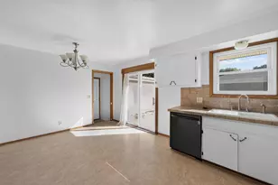 1513 Roosevelt Ave, Janesville, WI 53546 - Photo 11