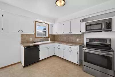 1513 Roosevelt Avenue, Janesville, WI 53546 - Photo 9