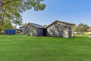 902 Garity St, Jefferson, WI 53549 - Photo 3
