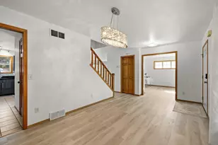 1233 Velvet Leaf Dr, Madison, WI 53719 - Photo 9