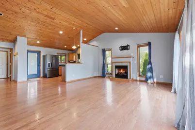 727 E Clay Street, Whitewater, WI 53190 - Photo 3