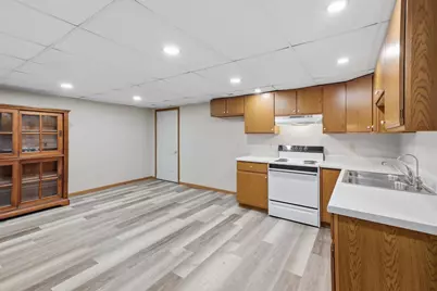 727 E Clay Street, Whitewater, WI 53190 - Photo 25