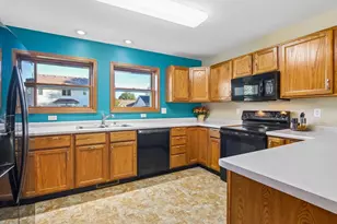 8430 Elderberry Rd, Madison, WI 53717 - Photo 9