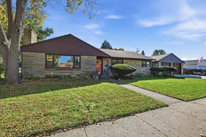 1248 E Memorial Drive, Janesville, WI 53545 - Photo 1