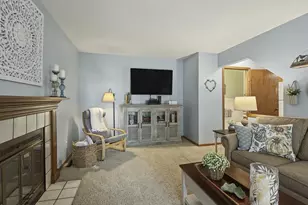 2944 Coho St, Madison, WI 53713 - Photo 3