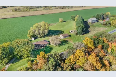 1642 Greenway Road, Sun Prairie, WI 53590 - Photo 3