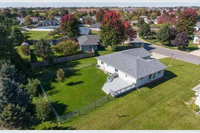 513 Gold Coast Lane, Janesville, WI 53536 - Photo 9