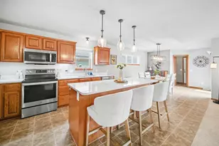 3821 Stonebridge Dr, Madison, WI 53719 - Photo 5