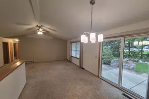 3823 Sandhill Dr, Janesville, WI 53546 - Photo 7
