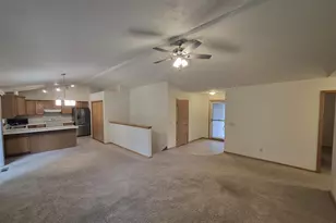 3823 Sandhill Dr, Janesville, WI 53546 - Photo 9