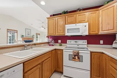 614 Springbrook Circle, DeForest, WI 53532 - Photo 17