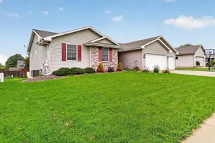 4609 Parkwood Dr, Janesville, WI 53563 - Photo 3