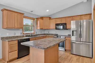 4609 Parkwood Drive, Janesville, WI 53563 - Photo 7