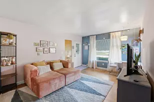 1942 Vahlen St, Madison, WI 53704 - Photo 7