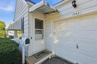 1942 Vahlen St, Madison, WI 53704 - Photo 3