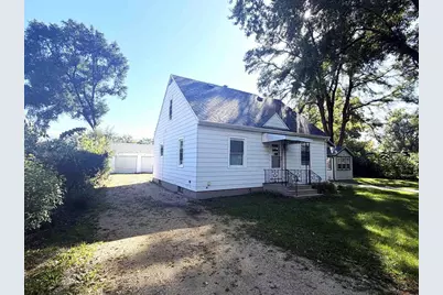 1961 S Glen Avenue, Beloit, WI 53511 - Photo 3
