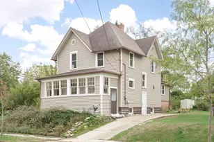 702 Vernon Ave, Beloit, WI 53511 - Photo 1