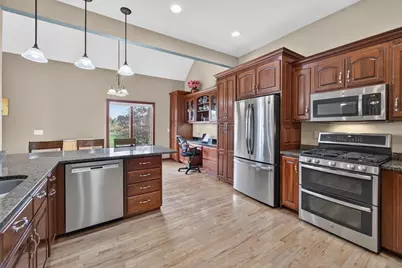 3008 Wyndwood Way, Sun Prairie, WI 53590 - Photo 9