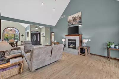 3008 Wyndwood Way, Sun Prairie, WI 53590 - Photo 7
