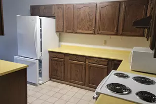10 Maple Wood Ln, Madison, WI 53704 - Photo 13