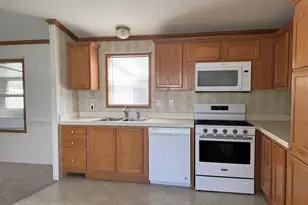 2208 Edgeview Dr, Monroe, WI 53566 - Photo 13