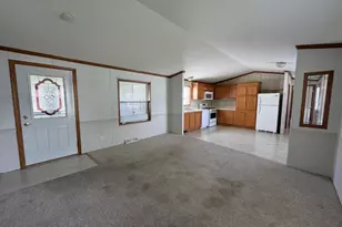2208 Edgeview Dr, Monroe, WI 53566 - Photo 9