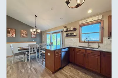 1011 E Whippoorwill Way, Beloit, WI 53511 - Photo 11