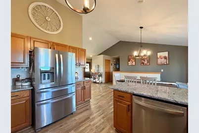 1011 E Whippoorwill Way, Beloit, WI 53511 - Photo 9
