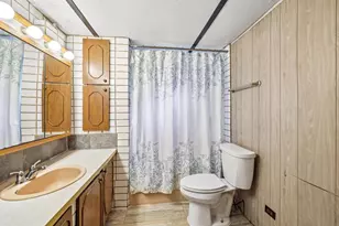 930 Gale Dr, Wisconsin Dells, WI 53965 - Photo 9