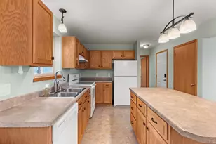 7801 Twinflower Dr, Madison, WI 53719 - Photo 15