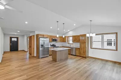 504 Roosevelt Street, Baraboo, WI 53913 - Photo 5